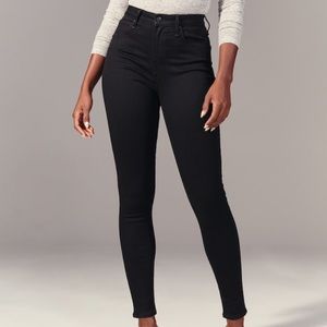 Black Abercrombie and Fitch skinny jeans